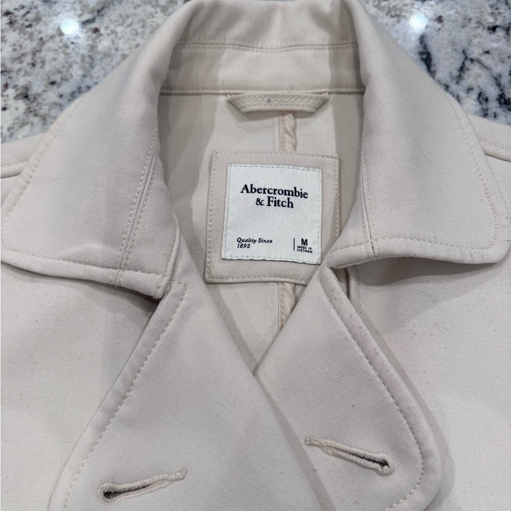 Abercrombie & Fitch Cream Belted Trench Coat – Size Medium- Cream - Picture 6 of 10